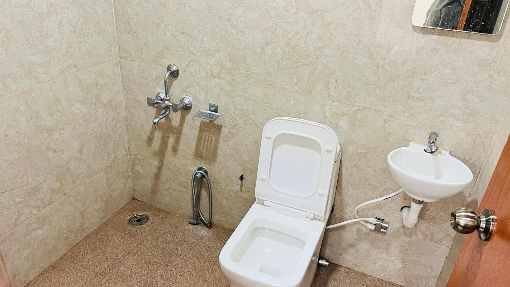 Hidden Doors Apartment ウーティ エクステリア 写真